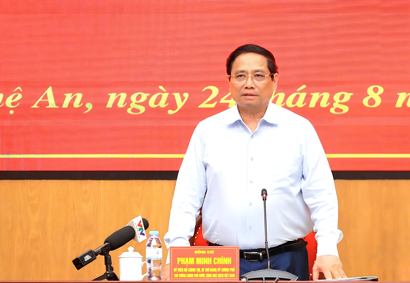 Thủ tướng Chính phủ trực tiếp chỉ đạo công tác ứng phó bão số 5 tại Nghệ An- Ảnh 2. Thủ tướng Chính phủ trực tiếp chỉ đạo công tác ứng phó bão số 5 tại Nghệ An- Ảnh 2.