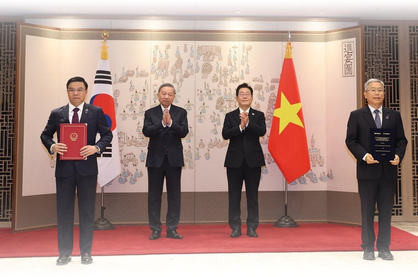 Petrovietnam khẳng định quyết tâm tạo “bước chuyển kỷ nguyên”- Ảnh 1. Petrovietnam khẳng định quyết tâm tạo “bước chuyển kỷ nguyên”- Ảnh 1.