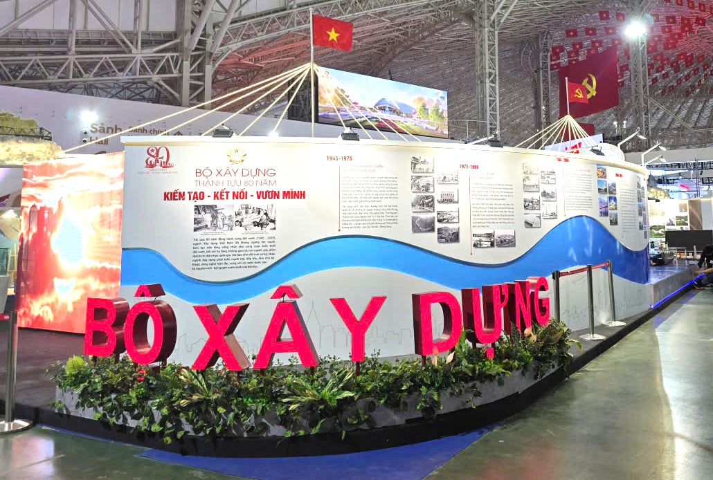 Tự hào được góp sức cho triển lãm trưng bày thành tựu 80 năm của ngành Xây dựng- Ảnh 2.