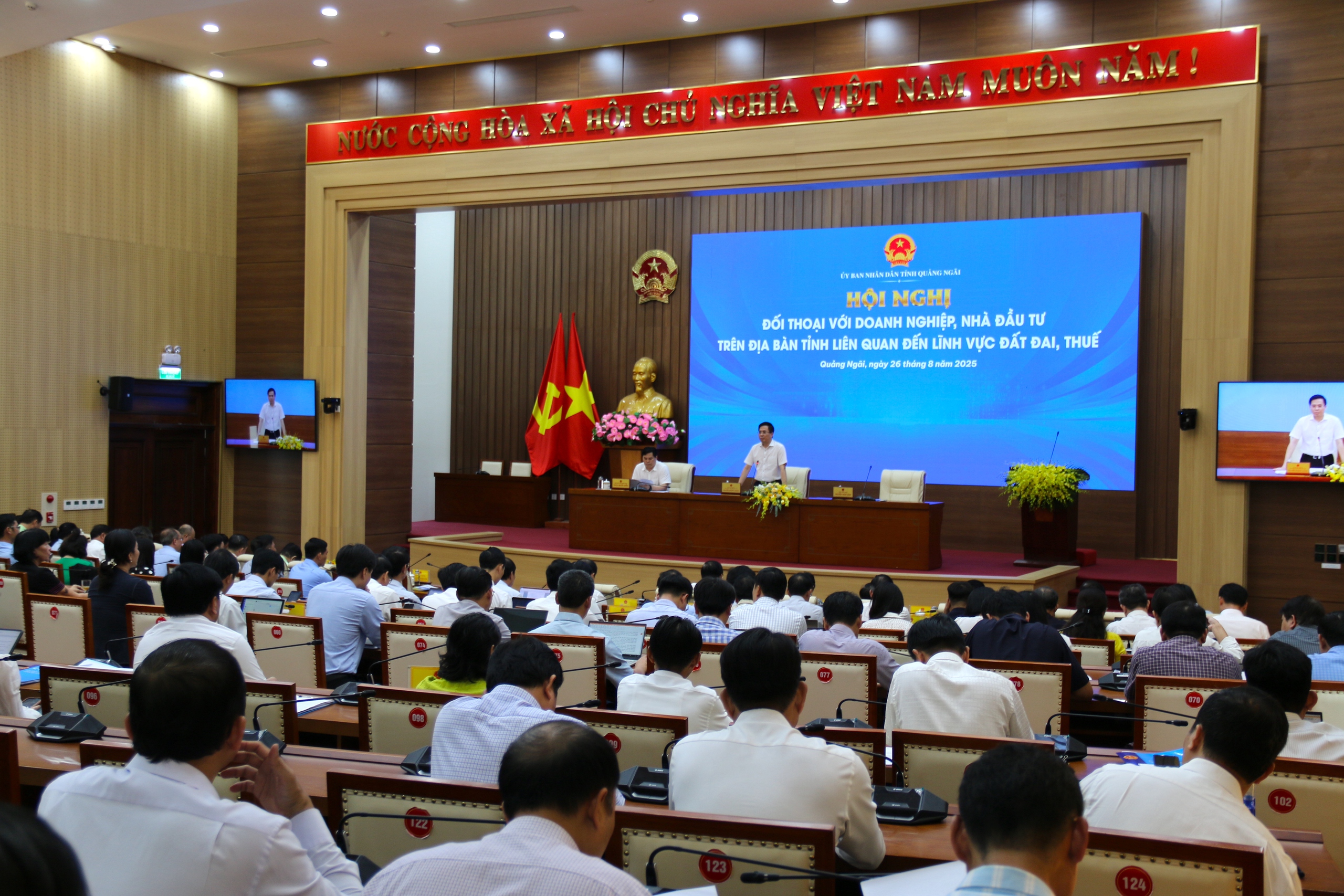 Chủ tịch Quảng Ngãi đối thoại với doanh nghiệp, nhà đầu tư- Ảnh 5. Chủ tịch Quảng Ngãi đối thoại với doanh nghiệp, nhà đầu tư- Ảnh 5.
