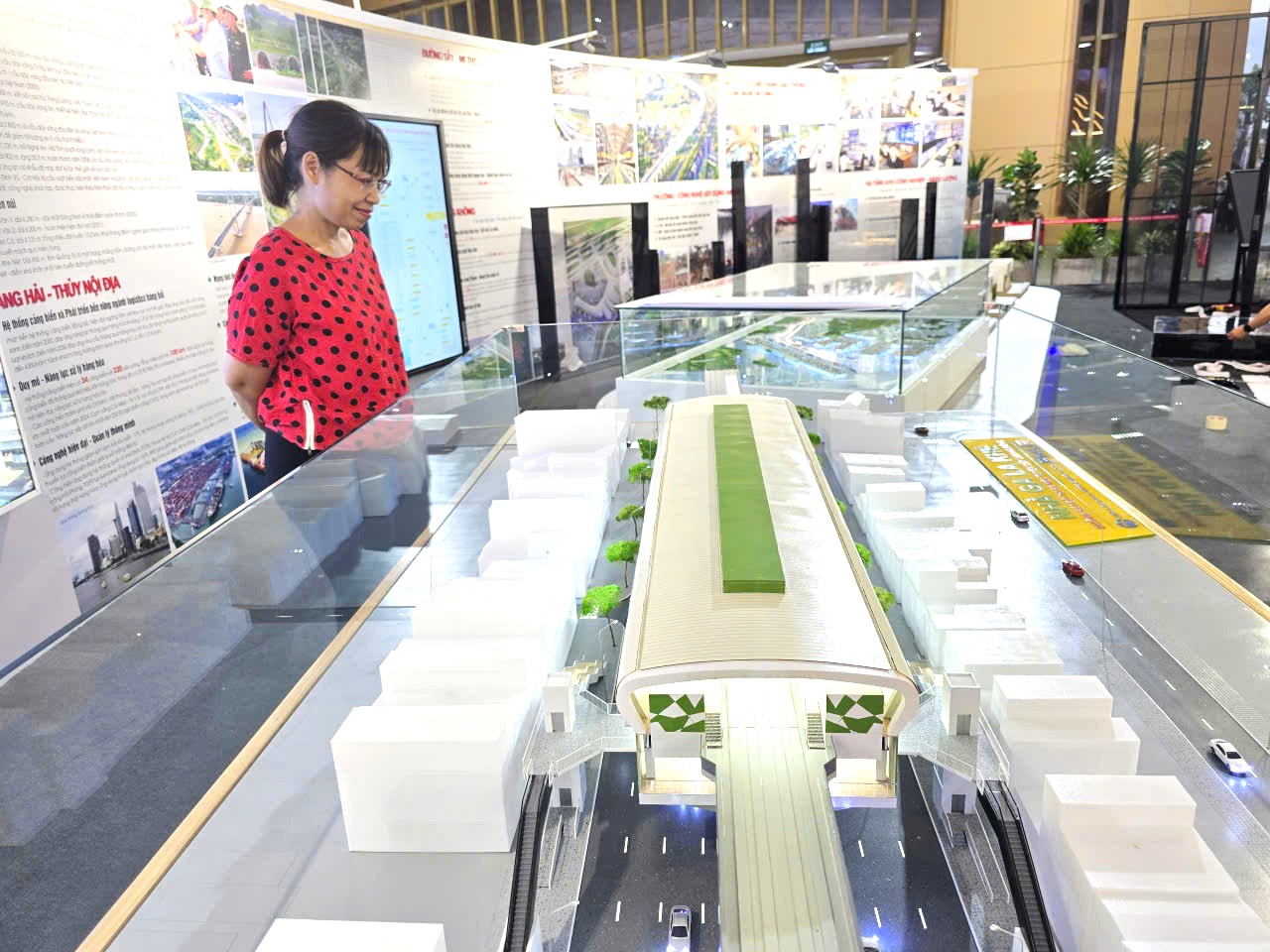 Tự hào được góp sức cho triển lãm trưng bày thành tựu 80 năm của ngành Xây dựng- Ảnh 8.