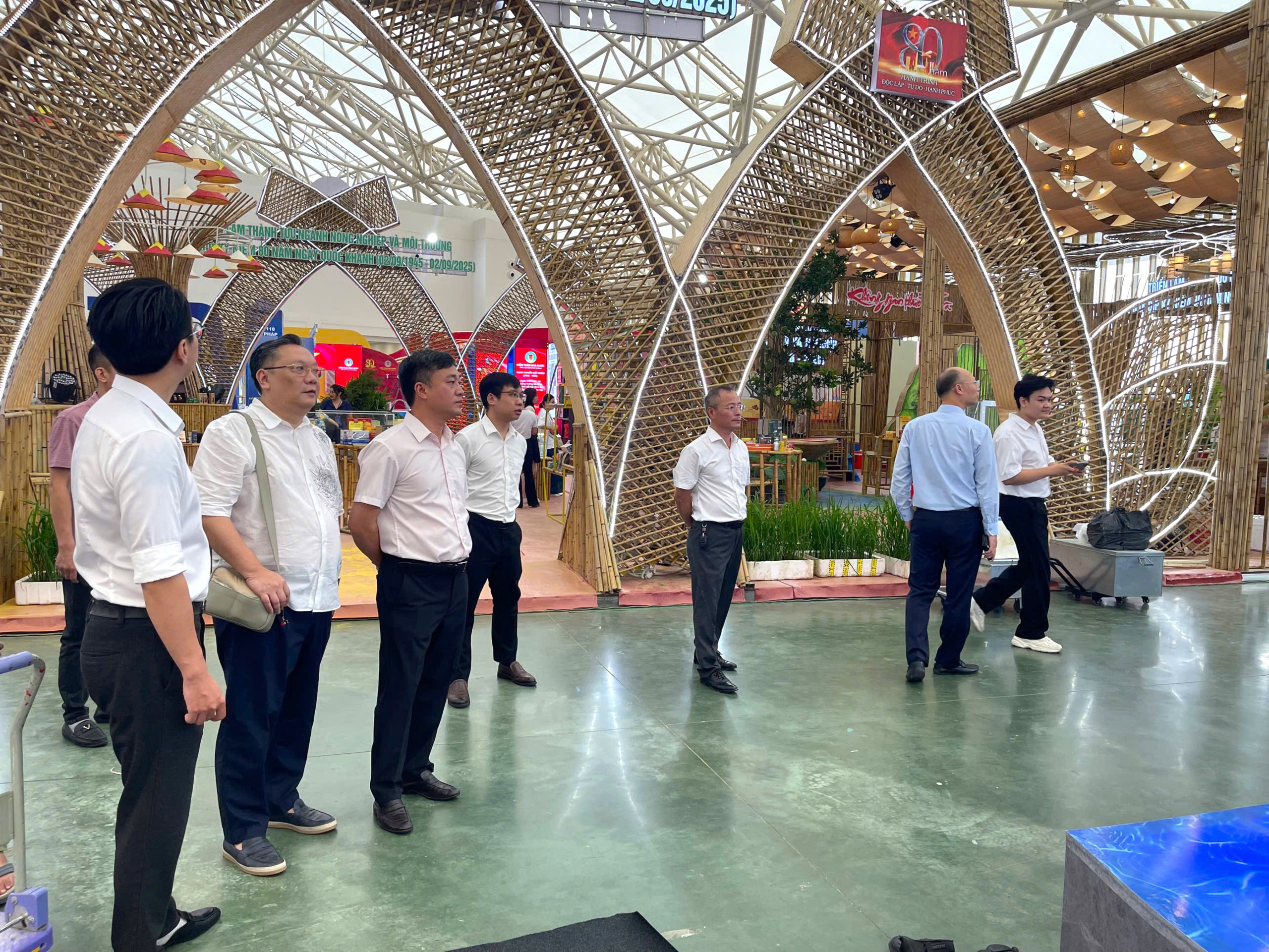 Tự hào được góp sức cho triển lãm trưng bày thành tựu 80 năm của ngành Xây dựng- Ảnh 3.