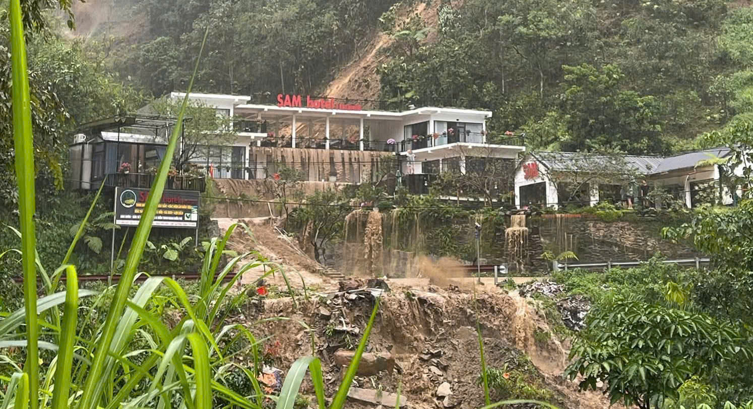 Những “cột mốc sống” kiên cường trong bão lũ giữ an toàn các cung đường đèo núi Lào Cai- Ảnh 3.