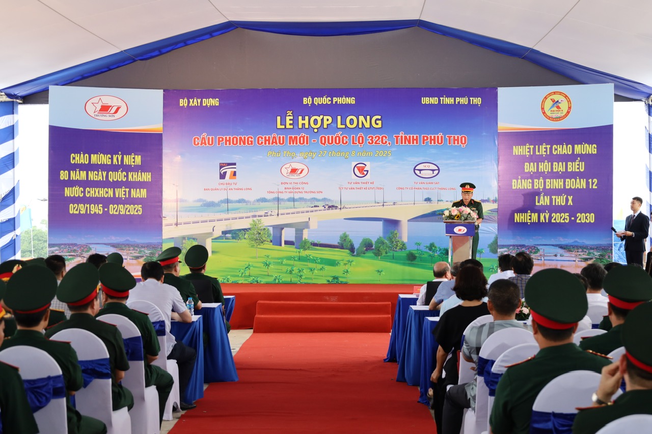 Hợp long cầu Phong Châu ở Phú Thọ, nỗ lực thông xe vào đầu tháng 10- Ảnh 1. Hợp long cầu Phong Châu ở Phú Thọ, nỗ lực thông xe vào đầu tháng 10- Ảnh 1.