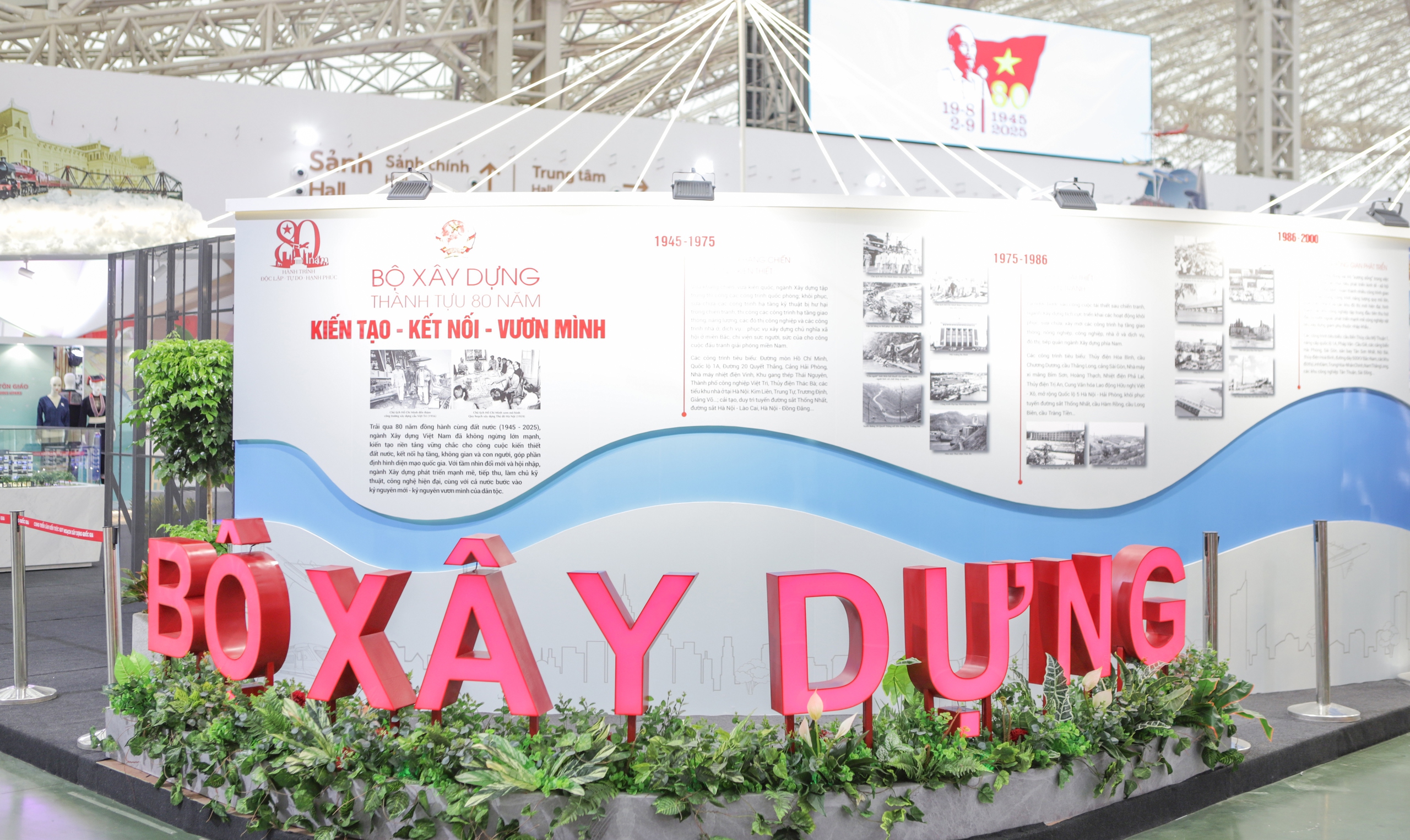 Ngành Xây dựng 80 năm "Kiến tạo - Kết nối - Vươn mình" tại triển lãm thành tựu đất nước- Ảnh 3. Ngành Xây dựng 80 năm "Kiến tạo - Kết nối - Vươn mình" tại triển lãm thành tựu đất nước- Ảnh 3.