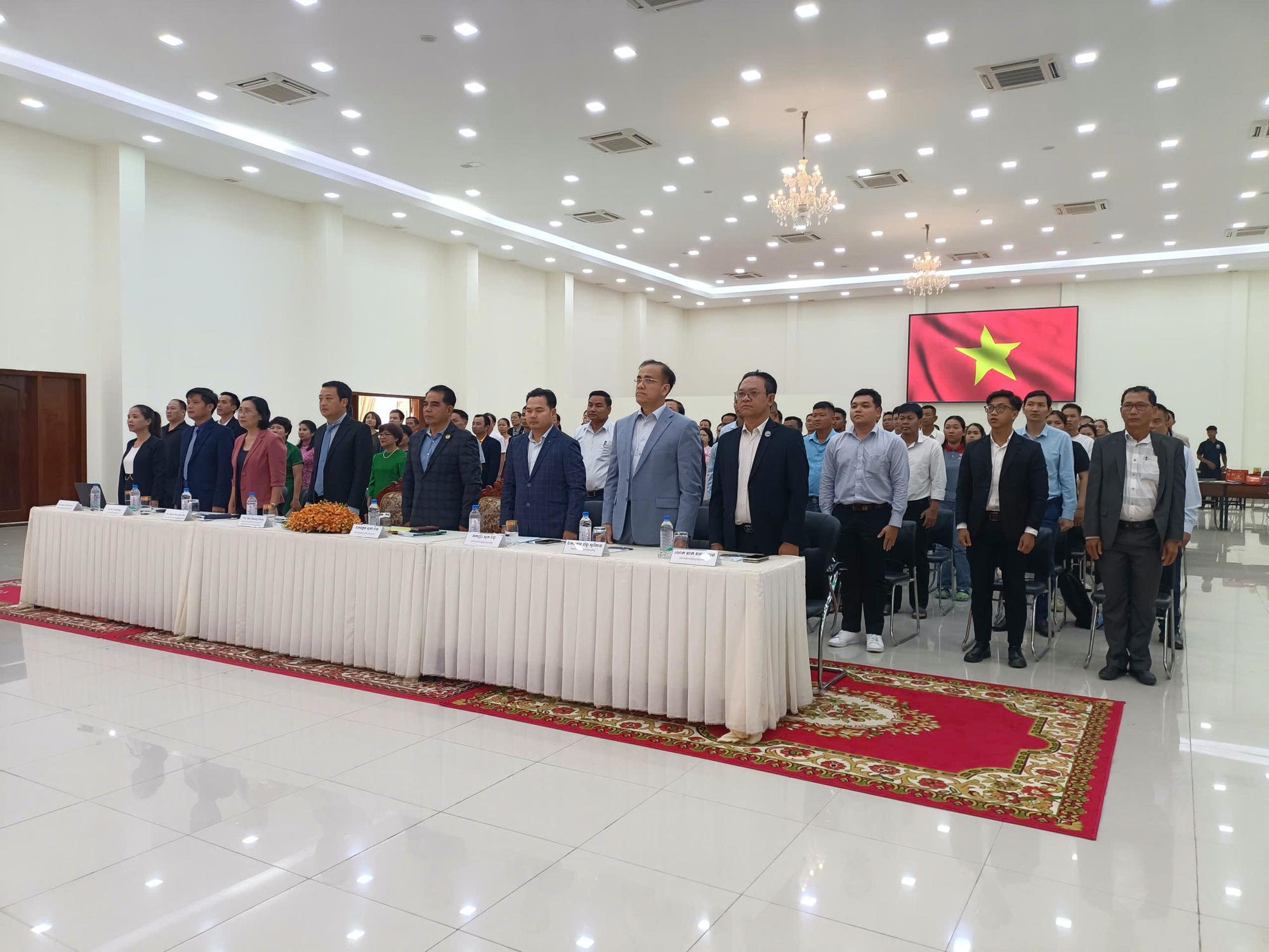Doanh nghiệp Việt mở rộng giao thương với thị trường Campuchia- Ảnh 1. Doanh nghiệp Việt mở rộng giao thương với thị trường Campuchia- Ảnh 1.
