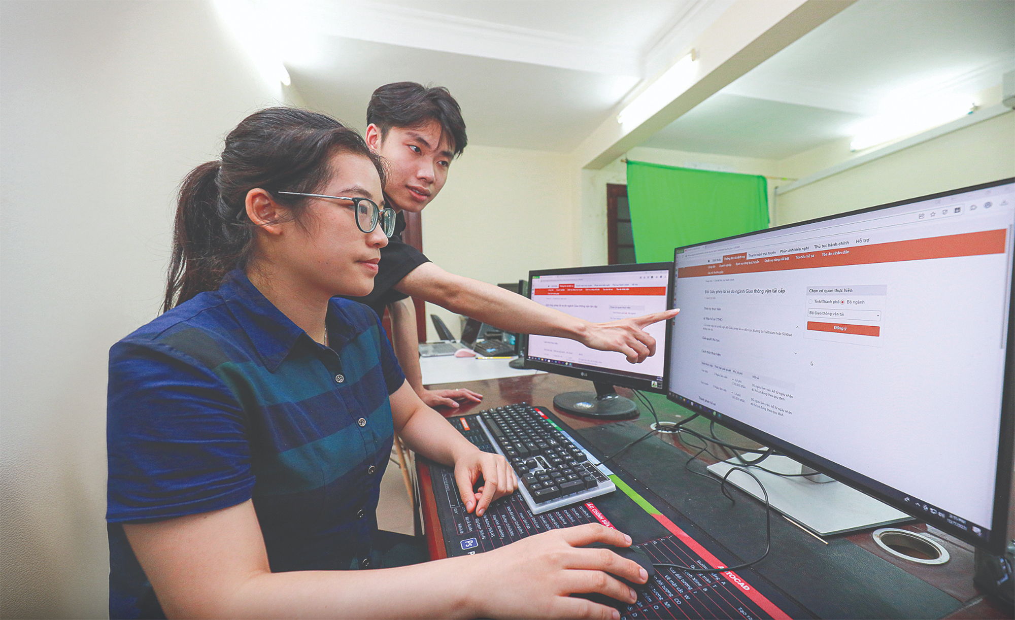 Giao thông bứt tốc trên “đường băng” số hóa- Ảnh 4. Giao thông bứt tốc trên “đường băng” số hóa- Ảnh 4.