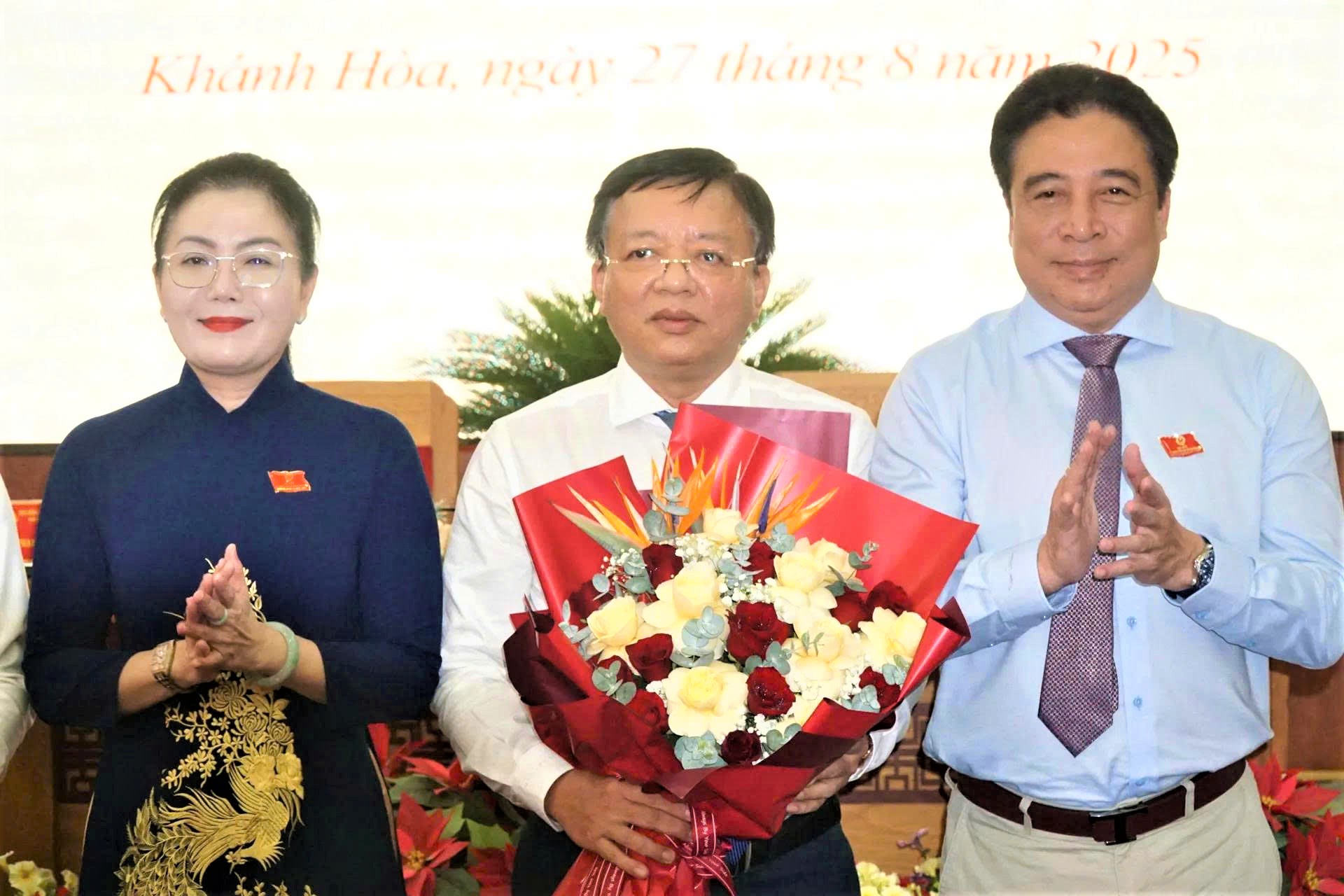 Khánh Hòa có tân phó chủ tịch UBND tỉnh- Ảnh 1. Khánh Hòa có tân phó chủ tịch UBND tỉnh- Ảnh 1.