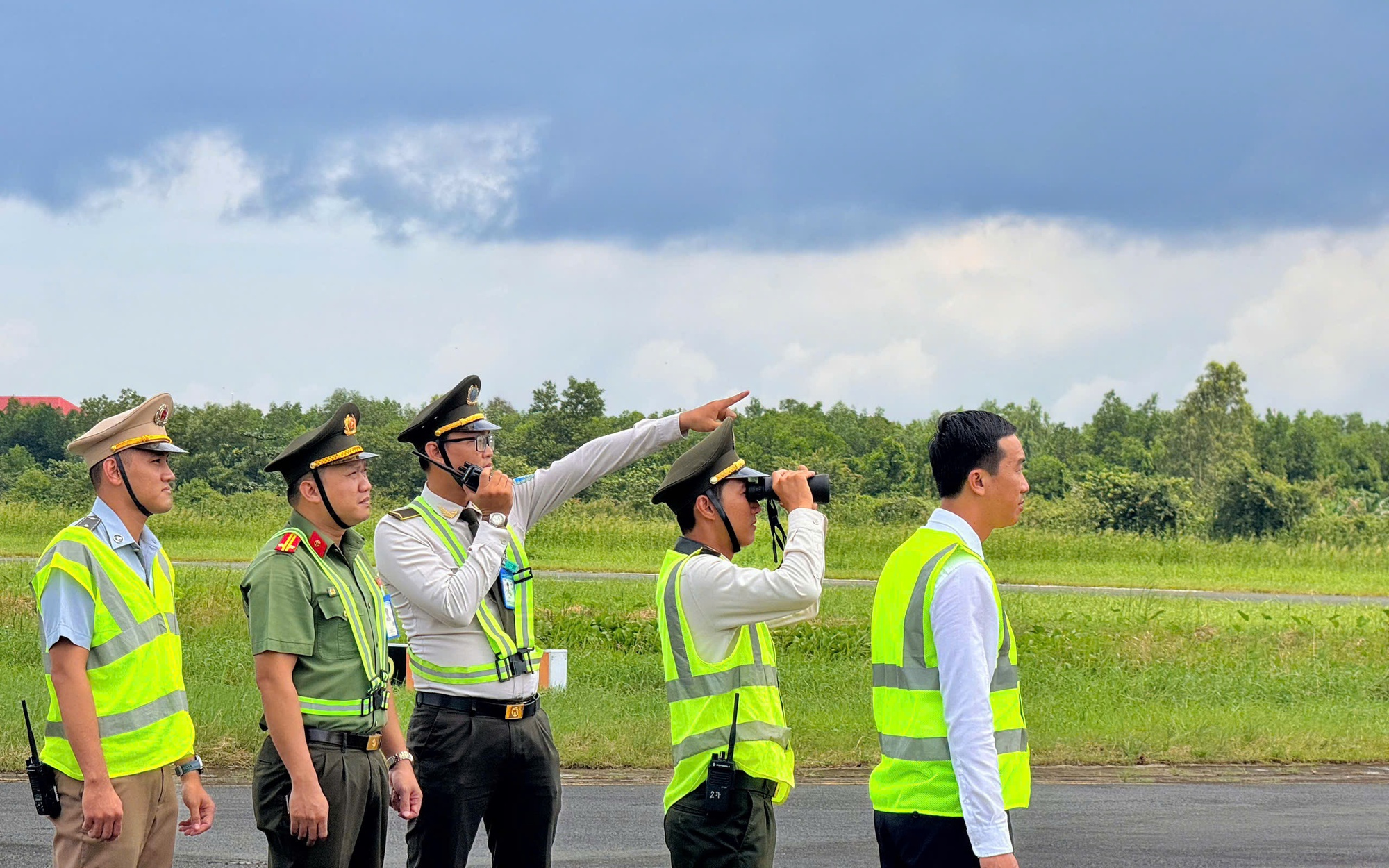 Siết chặt an ninh sân bay Cà Mau, ngăn chặn chiếu đèn laser, thả diều