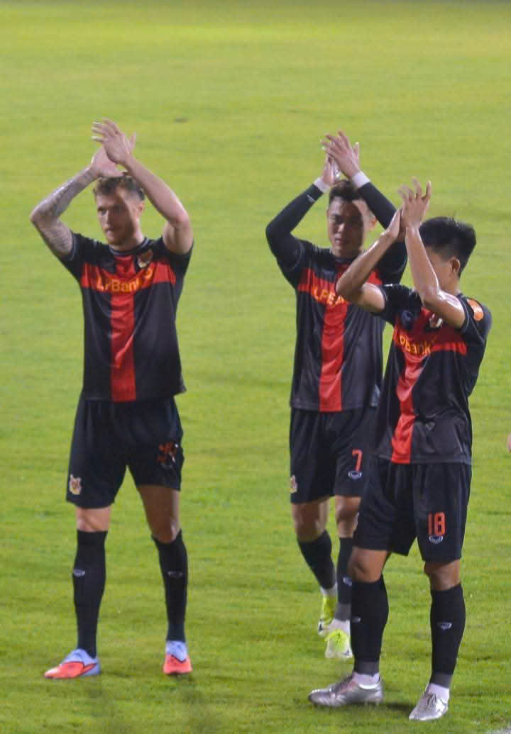 V-League: Đà Nẵng thua Ninh Bình trong khi Nam Định chật vật thắng tân binh- Ảnh 1. V-League: Đà Nẵng thua Ninh Bình trong khi Nam Định chật vật thắng tân binh- Ảnh 1.