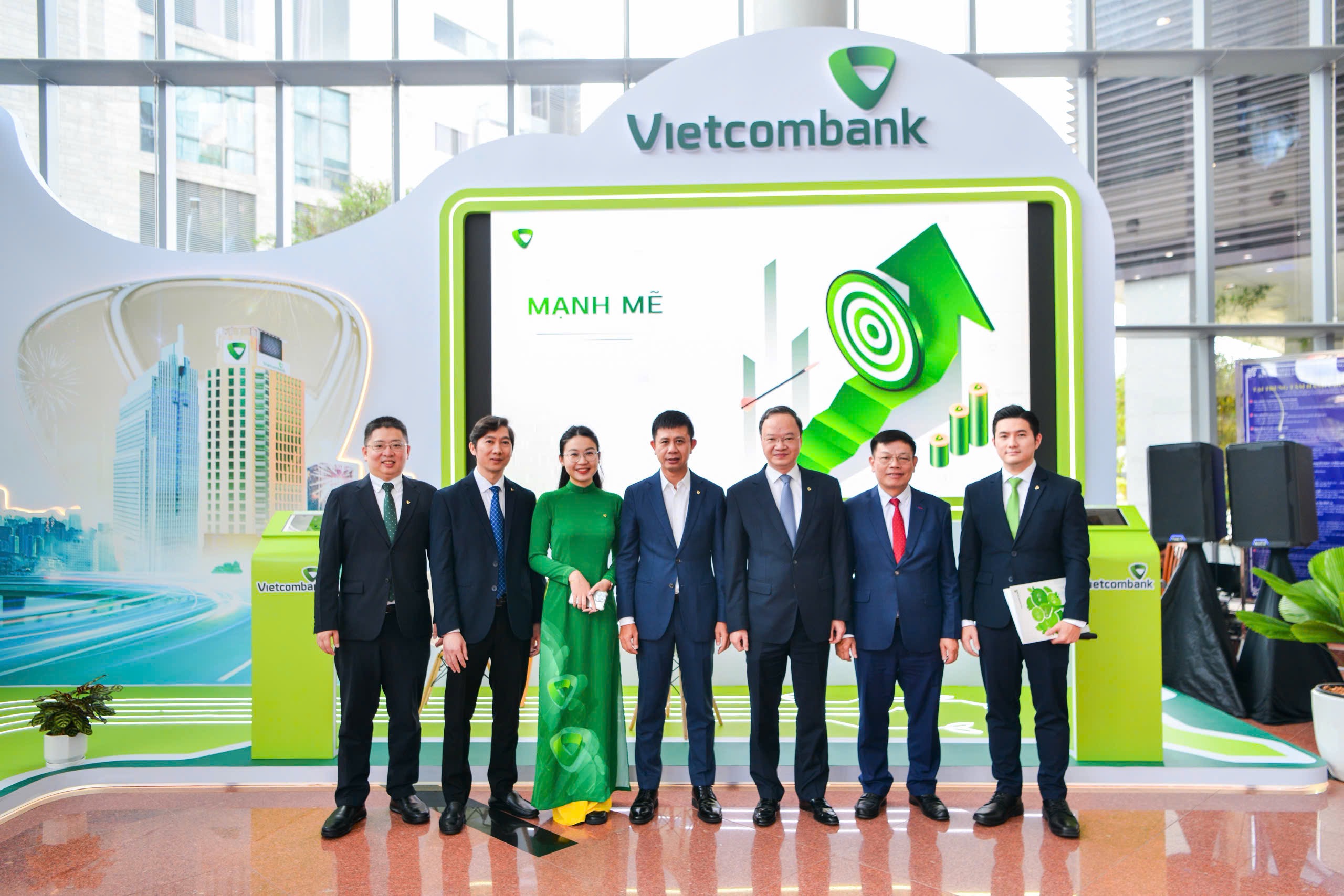 Vietcombank và Đà Nẵng hợp tác phát triển dịch vụ tại Trung tâm Tài chính Quốc tế Việt Nam- Ảnh 6. Vietcombank và Đà Nẵng hợp tác phát triển dịch vụ tại Trung tâm Tài chính Quốc tế Việt Nam- Ảnh 6.