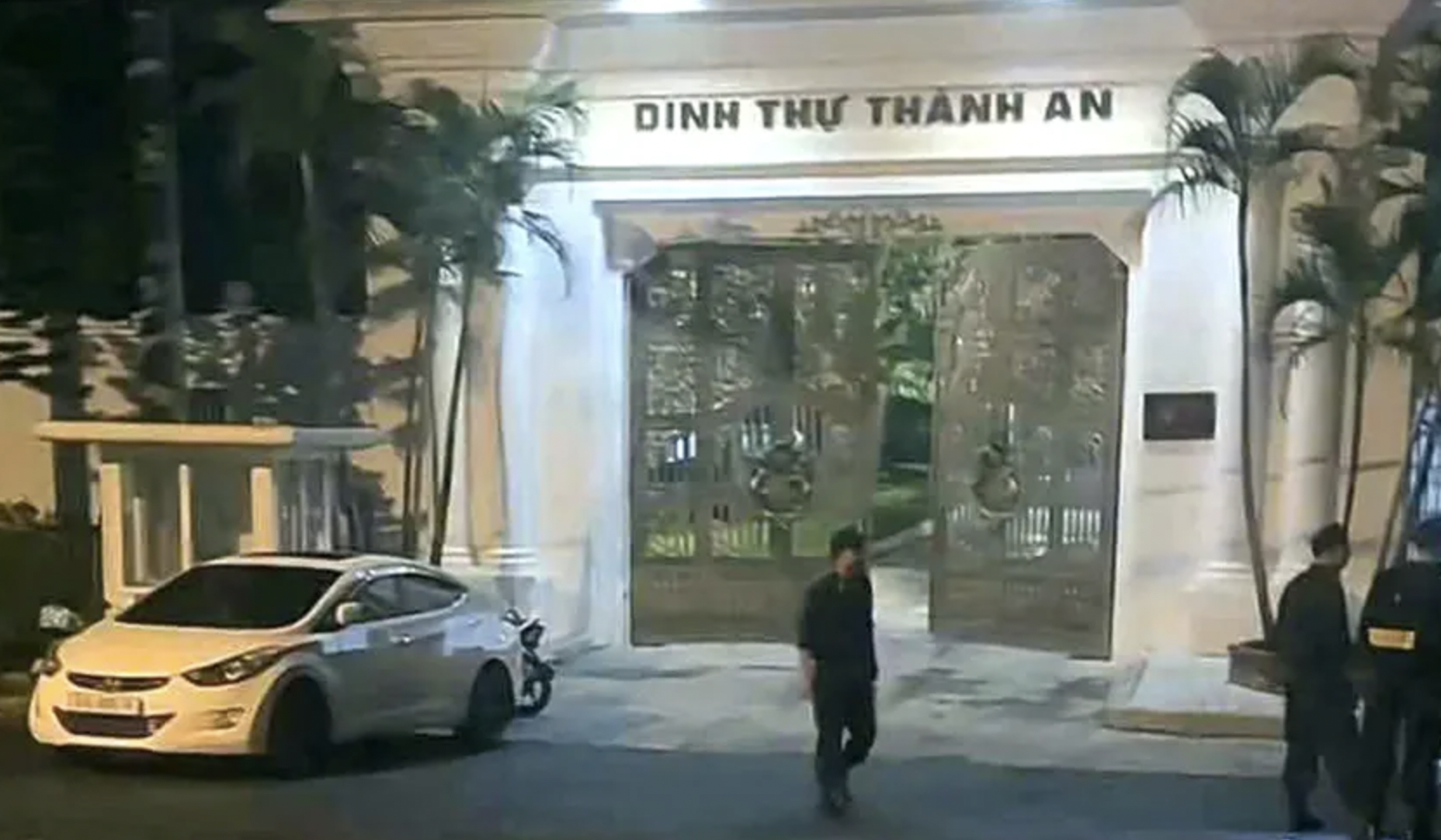 Vì sao công an khám xét nơi ở, công ty của "bầu" Đoan?- Ảnh 2. Vì sao công an khám xét nơi ở, công ty của "bầu" Đoan?- Ảnh 2.
