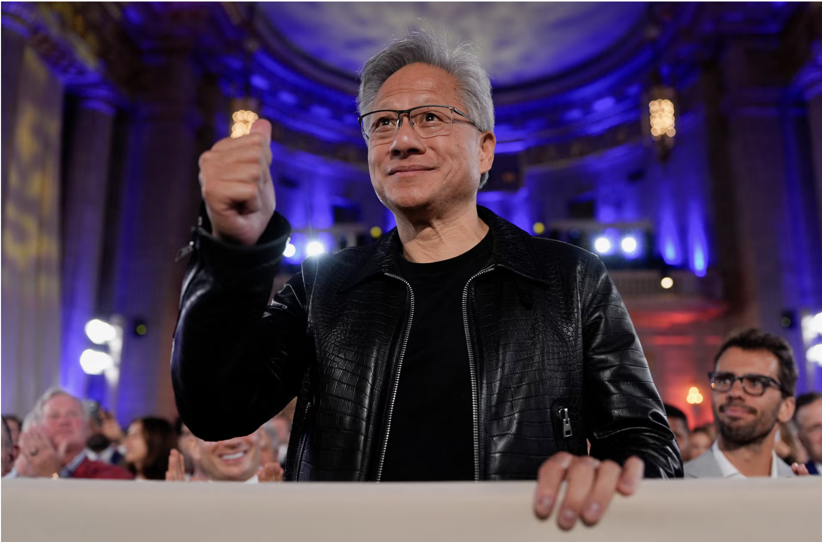 CEO Nvidia: Cơn sốt AI chưa kết thúc dù dự báo doanh số không như kỳ vọng- Ảnh 1. CEO Nvidia: Cơn sốt AI chưa kết thúc dù dự báo doanh số không như kỳ vọng- Ảnh 1.