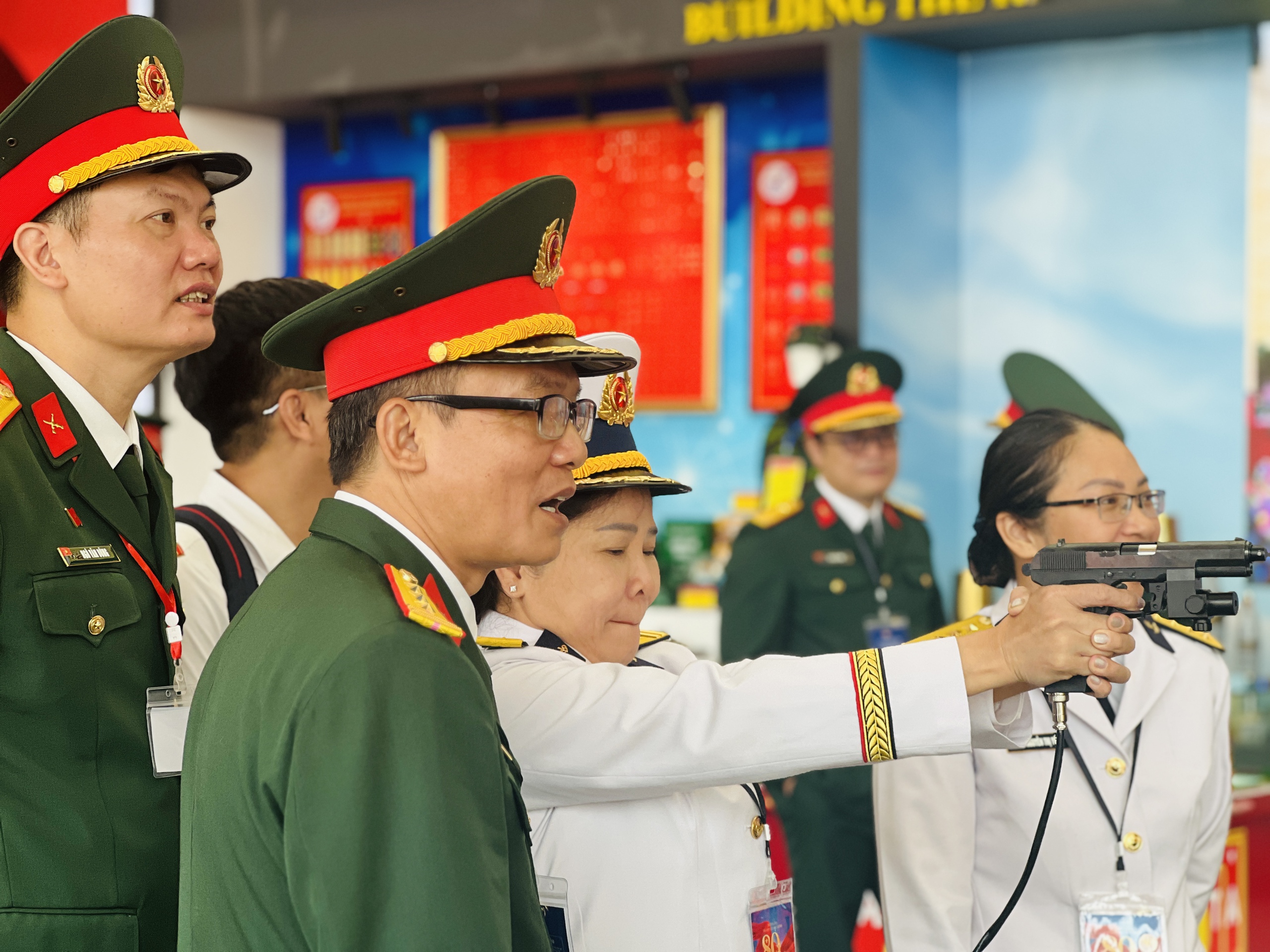 Tận mắt chiêm ngưỡng dàn vũ khí, khí tài hiện đại tại Triển lãm Thành tựu đất nước 80 năm- Ảnh 9. Tận mắt chiêm ngưỡng dàn vũ khí, khí tài hiện đại tại Triển lãm Thành tựu đất nước 80 năm- Ảnh 9.