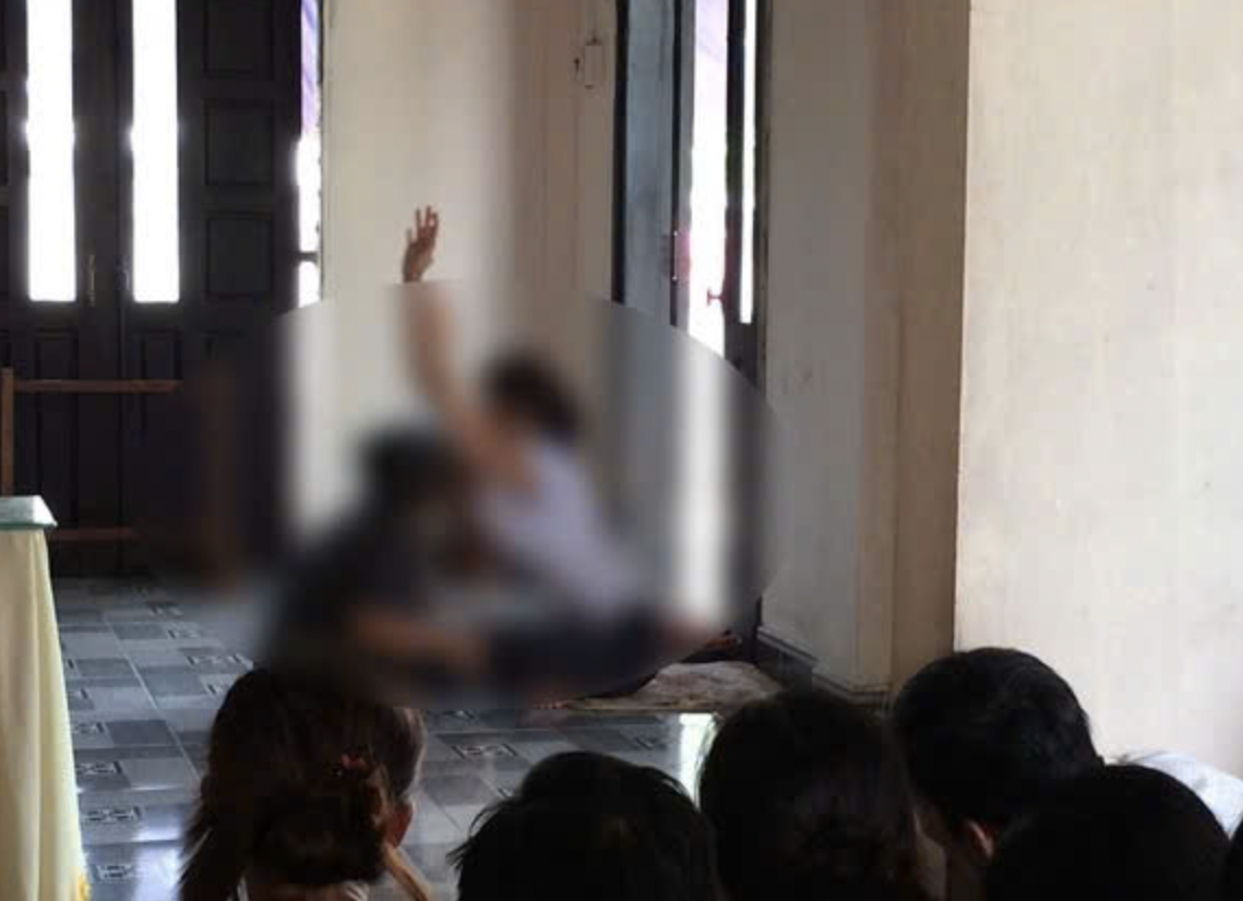 Công an phát hiện 2 lang băm chữa bệnh bằng chiêu đắp thuốc và đánh vào người- Ảnh 1. Công an phát hiện 2 lang băm chữa bệnh bằng chiêu đắp thuốc và đánh vào người- Ảnh 1.