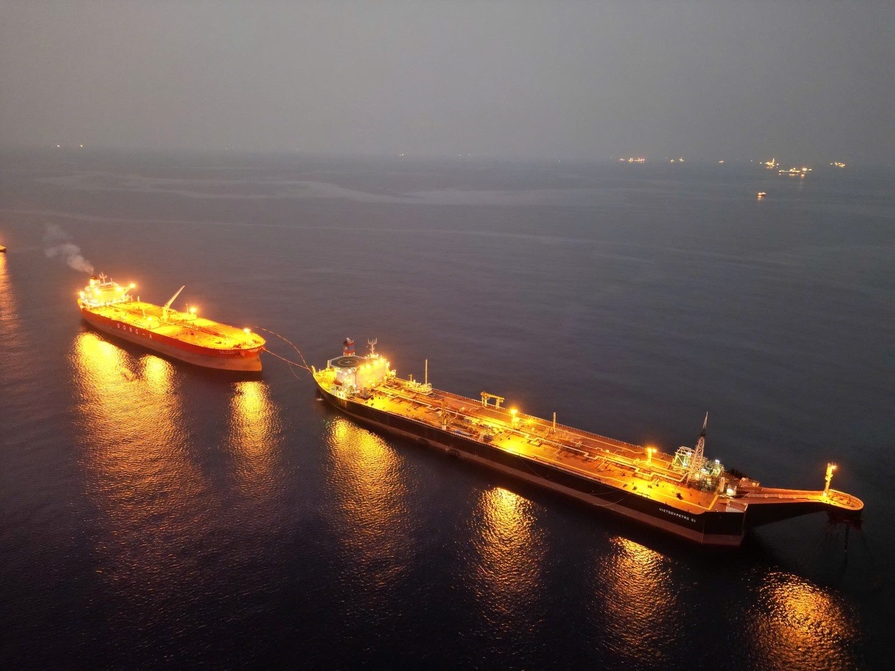 Nửa thế kỷ kiến tạo, Petrovietnam tiếp tục giữ vững vai trò đầu tàu kinh tế- Ảnh 3. Nửa thế kỷ kiến tạo, Petrovietnam tiếp tục giữ vững vai trò đầu tàu kinh tế- Ảnh 3.