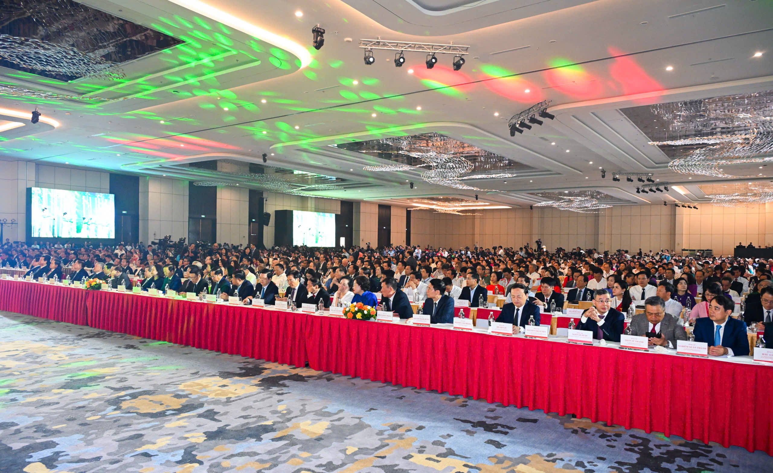 Khai mạc Triển lãm thành tựu 80 năm, khơi dậy khát vọng phát triển đất nước phồn vinh- Ảnh 4. Khai mạc Triển lãm thành tựu 80 năm, khơi dậy khát vọng phát triển đất nước phồn vinh- Ảnh 4.