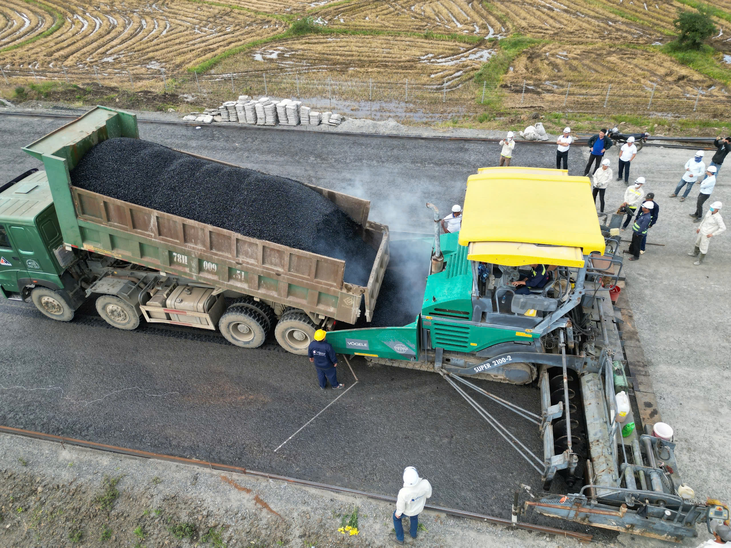 Gia Lai đảm bảo nguồn vật liệu phục vụ đường sắt tốc độ cao, cao tốc Quy Nhơn - Pleiku- Ảnh 2. Gia Lai đảm bảo nguồn vật liệu phục vụ đường sắt tốc độ cao, cao tốc Quy Nhơn - Pleiku- Ảnh 2.