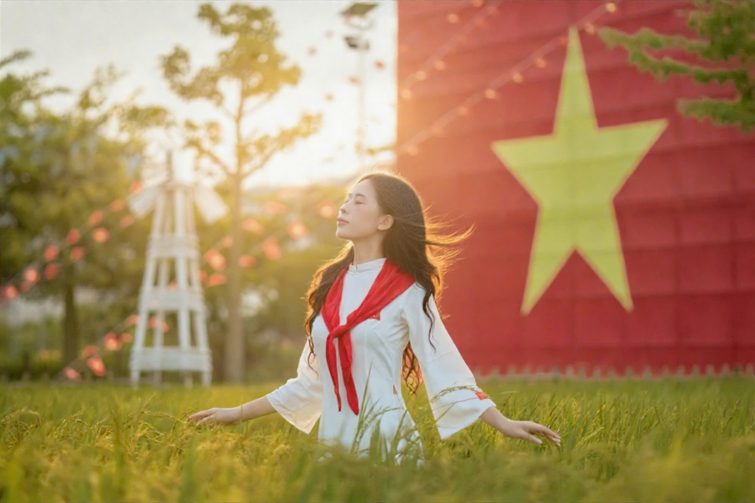 Người dân Lào Cai nô nức trang hoàng từ phố thị đến vùng núi đón Tết Độc lập- Ảnh 10. Người dân Lào Cai nô nức trang hoàng từ phố thị đến vùng núi đón Tết Độc lập- Ảnh 10.