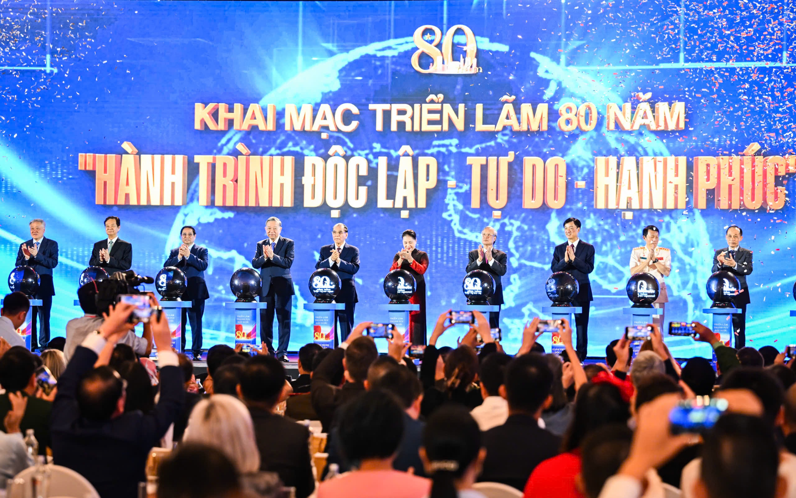 Khai mạc Triển lãm thành tựu 80 năm, khơi dậy khát vọng phát triển đất nước phồn vinh- Ảnh 5. Khai mạc Triển lãm thành tựu 80 năm, khơi dậy khát vọng phát triển đất nước phồn vinh- Ảnh 5.