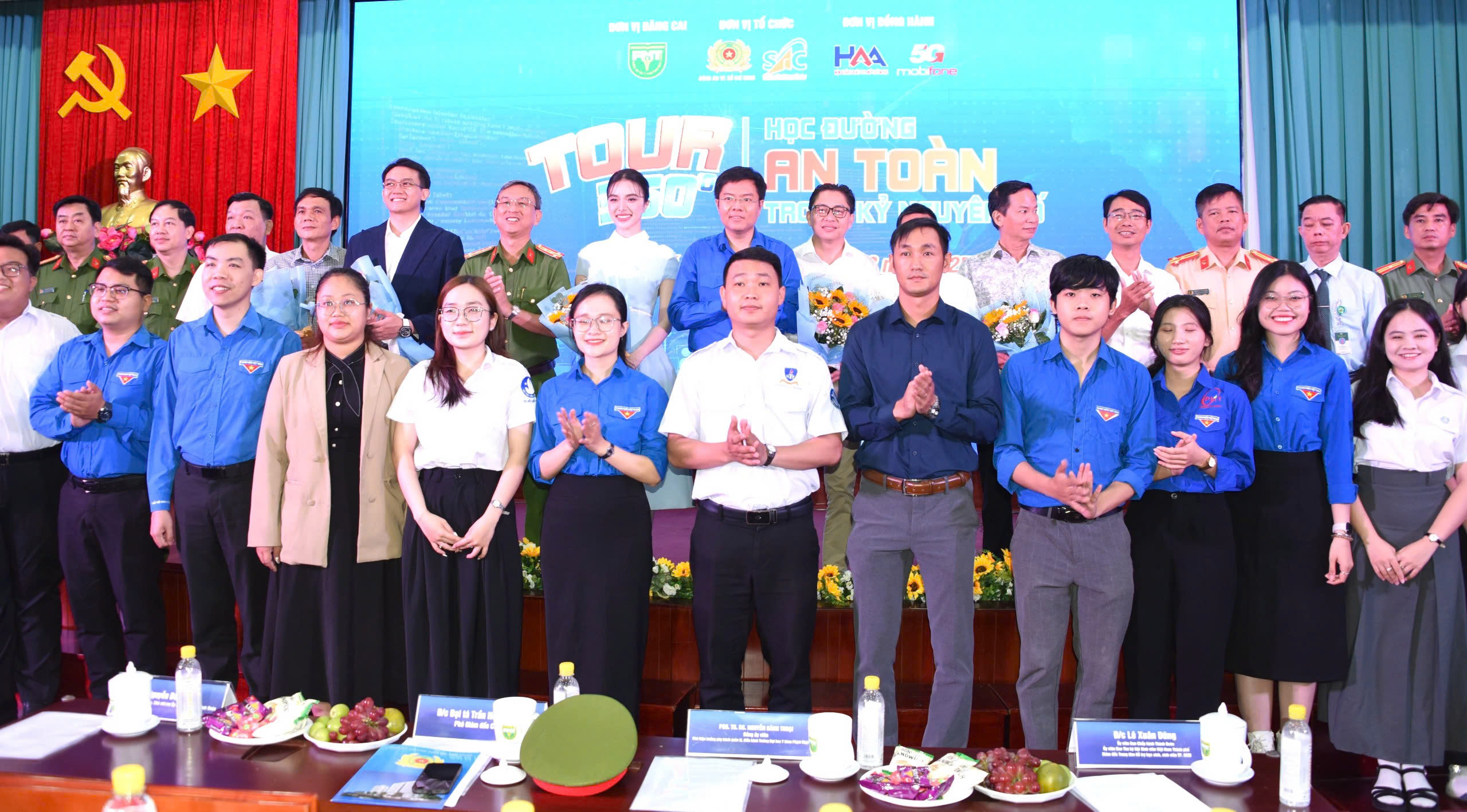 Ra mắt “Biệt đội 360” giúp học sinh, sinh viên TP.HCM phòng chống lừa đảo- Ảnh 3. Ra mắt “Biệt đội 360” giúp học sinh, sinh viên TP.HCM phòng chống lừa đảo- Ảnh 3.
