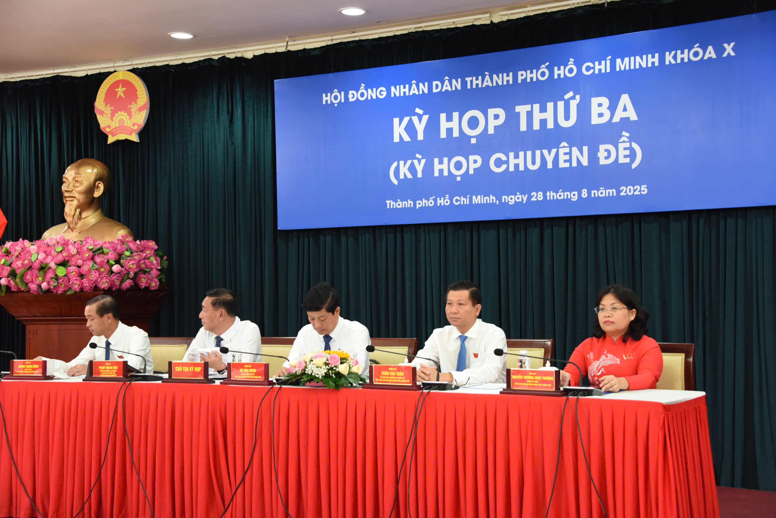 TP.HCM: Cán bộ đi làm xa được hỗ trợ tiền thuê nhà từ 4,8 - 10,4 triệu/tháng- Ảnh 1. TP.HCM: Cán bộ đi làm xa được hỗ trợ tiền thuê nhà từ 4,8 - 10,4 triệu/tháng- Ảnh 1.