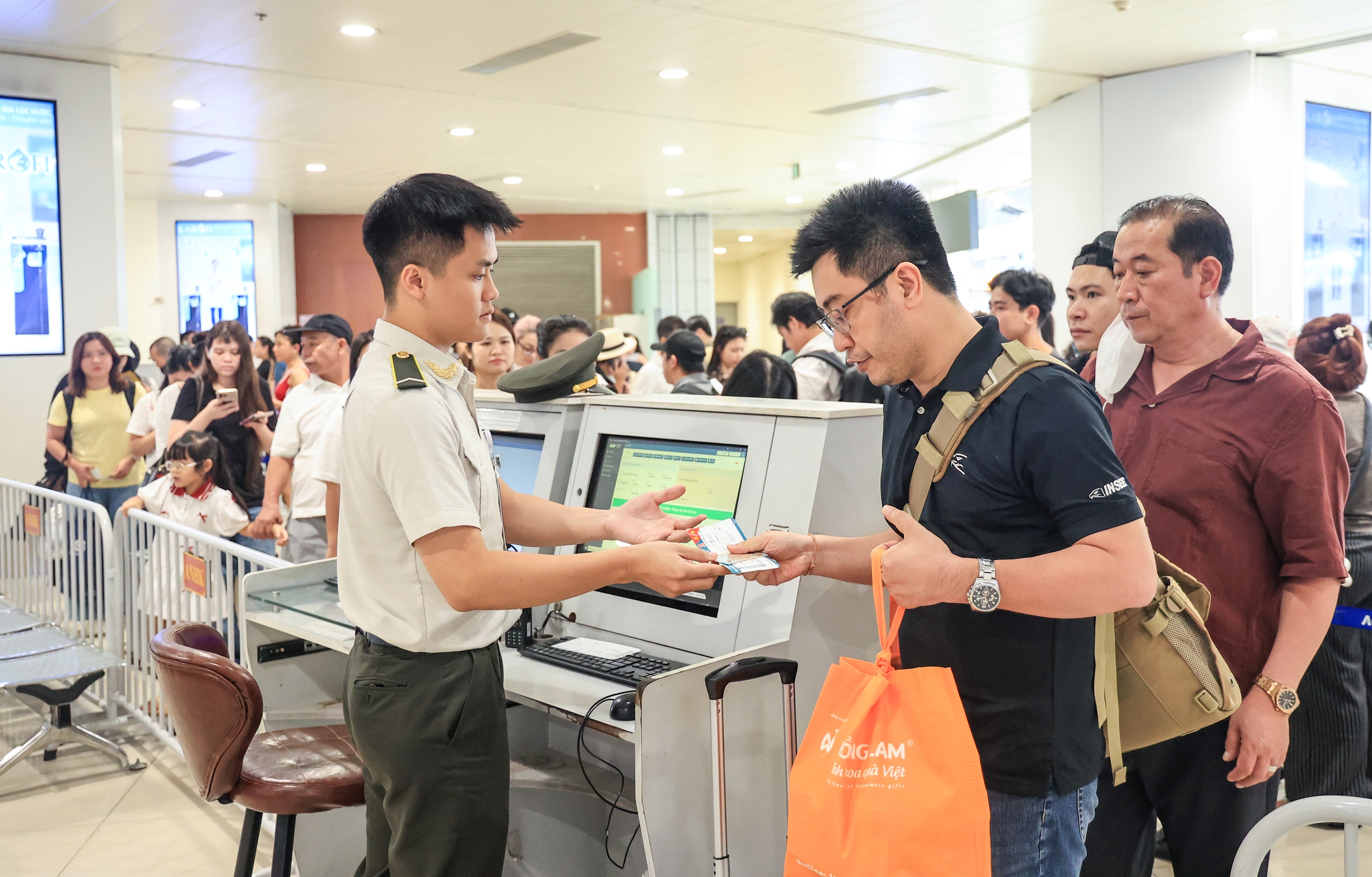 Sân bay Nội Bài dự kiến đón gần 110.000 khách dịp 2/9- Ảnh 9. Sân bay Nội Bài dự kiến đón gần 110.000 khách dịp 2/9- Ảnh 9.