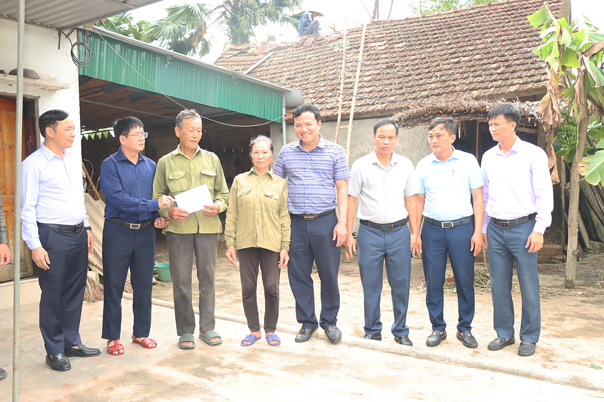 Hà Tĩnh: Khi chính quyền cơ sở thành “lá chắn” giúp dân ổn định cuộc sống sau bão- Ảnh 5. Hà Tĩnh: Khi chính quyền cơ sở thành “lá chắn” giúp dân ổn định cuộc sống sau bão- Ảnh 5.