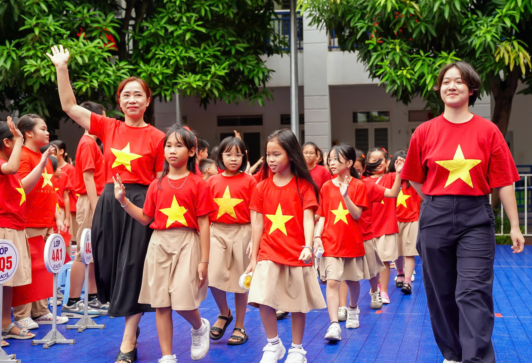 Xúc động lễ chào cờ đặc biệt tại Vinaconex- Ảnh 7.