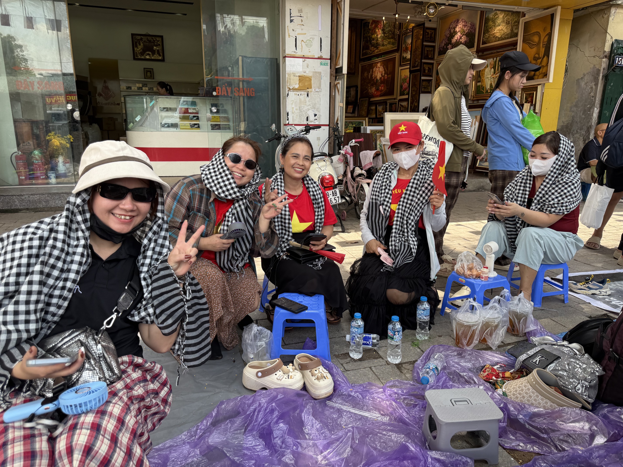 Vượt nghìn km về Thủ đô, "cắm chốt" chờ xem tổng duyệt diễu binh trước 1 ngày- Ảnh 4.