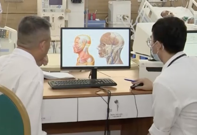 Hai người phụ nữ liệt toàn thân sau tiêm botox làm đẹp- Ảnh 2. Hai người phụ nữ liệt toàn thân sau tiêm botox làm đẹp- Ảnh 2.