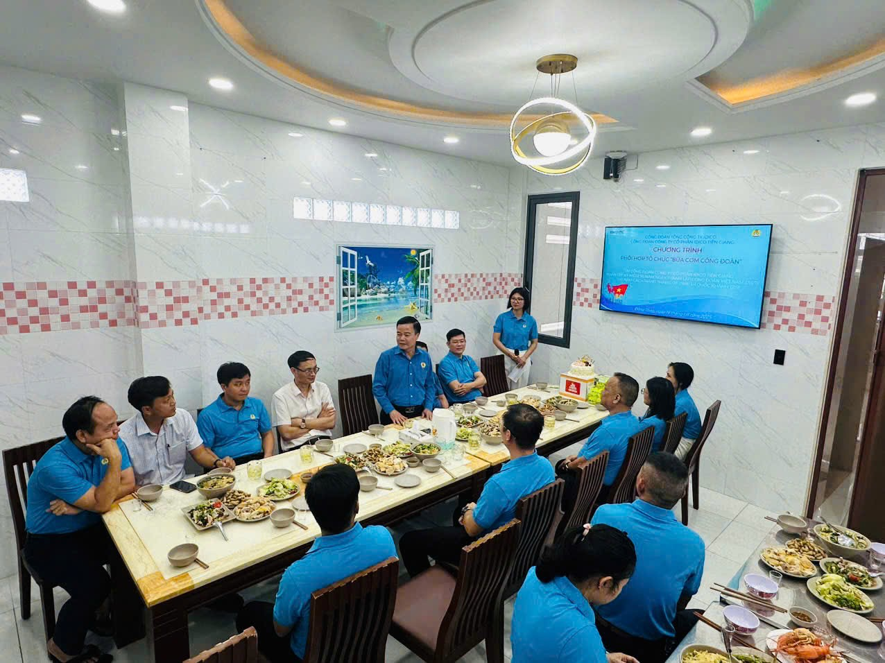 IDICO tổ chức “Bữa cơm Công đoàn” gắn kết người lao động mừng 80 năm Quốc khánh- Ảnh 2.