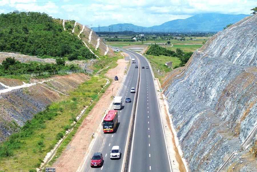 Làm gì để đến năm 2045 có 9.000km đường cao tốc?- Ảnh 2. Làm gì để đến năm 2045 có 9.000km đường cao tốc?- Ảnh 2.