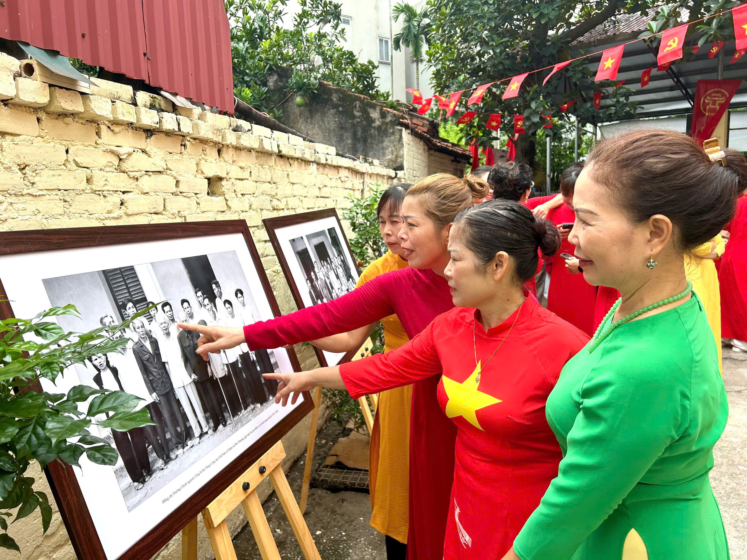 Nhiều "địa chỉ đỏ" tại Hà Nội thu hút khách tham quan dịp Quốc khánh- Ảnh 6. Nhiều "địa chỉ đỏ" tại Hà Nội thu hút khách tham quan dịp Quốc khánh- Ảnh 6.