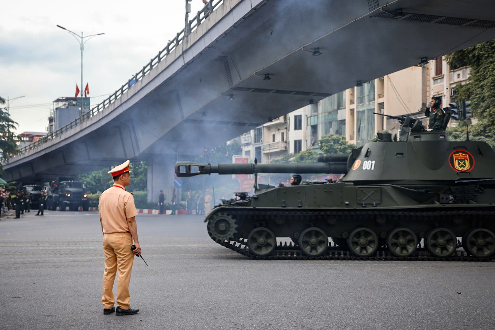Công an Hà Nội cấm nhiều tuyến đường phục vụ tổng duyệt diễu binh, diễu hành- Ảnh 1. Công an Hà Nội cấm nhiều tuyến đường phục vụ tổng duyệt diễu binh, diễu hành- Ảnh 1.