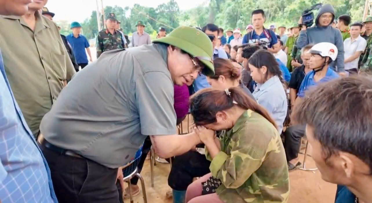 Thủ tướng trực tiếp kiểm tra, chỉ đạo khắc phục hậu quả mưa lũ ở Điện Biên- Ảnh 3.
