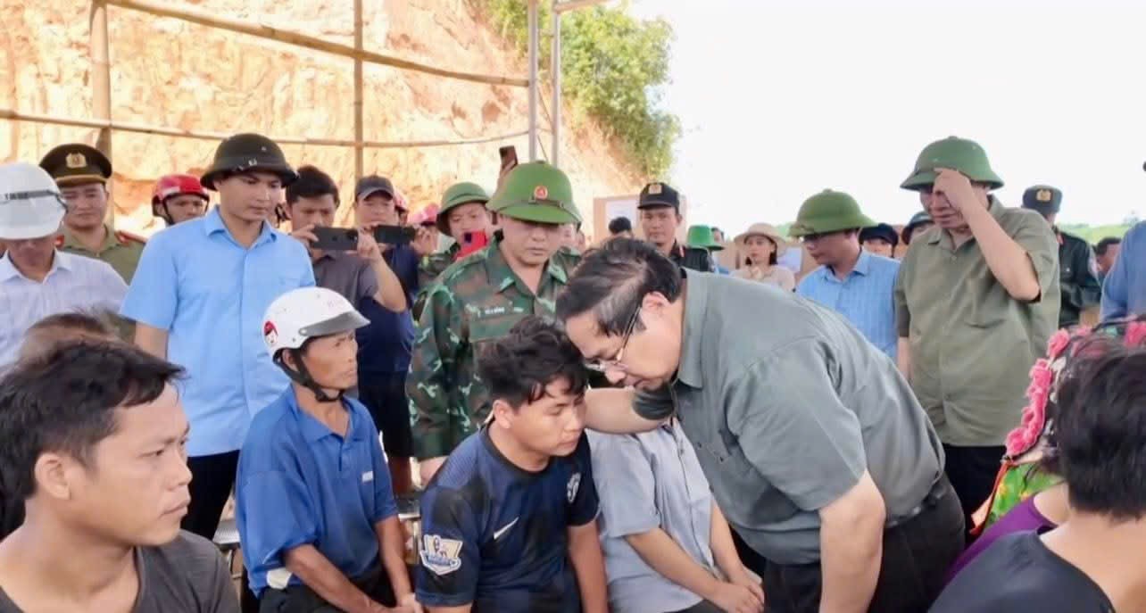 Thủ tướng trực tiếp kiểm tra, chỉ đạo khắc phục hậu quả mưa lũ ở Điện Biên- Ảnh 4.