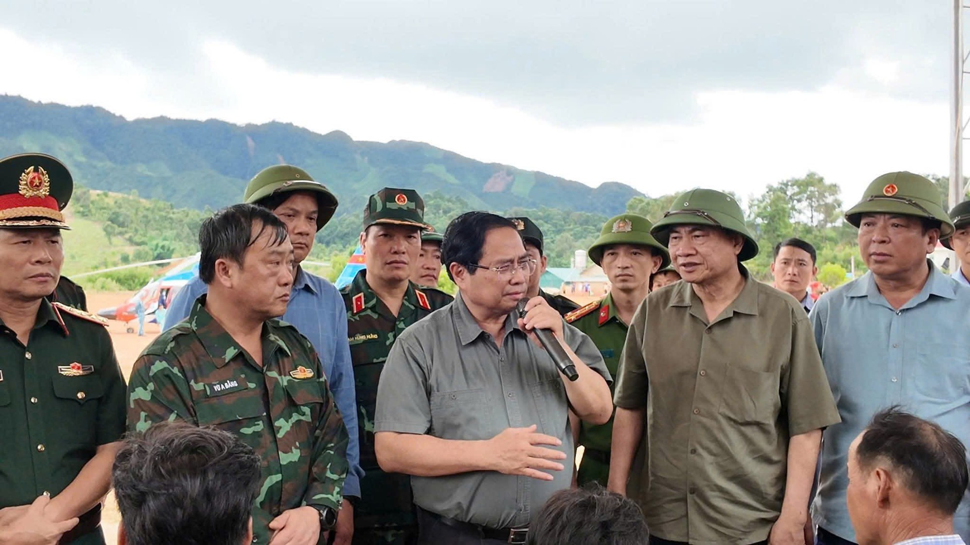 Thủ tướng trực tiếp kiểm tra, chỉ đạo khắc phục hậu quả mưa lũ ở Điện Biên- Ảnh 1.