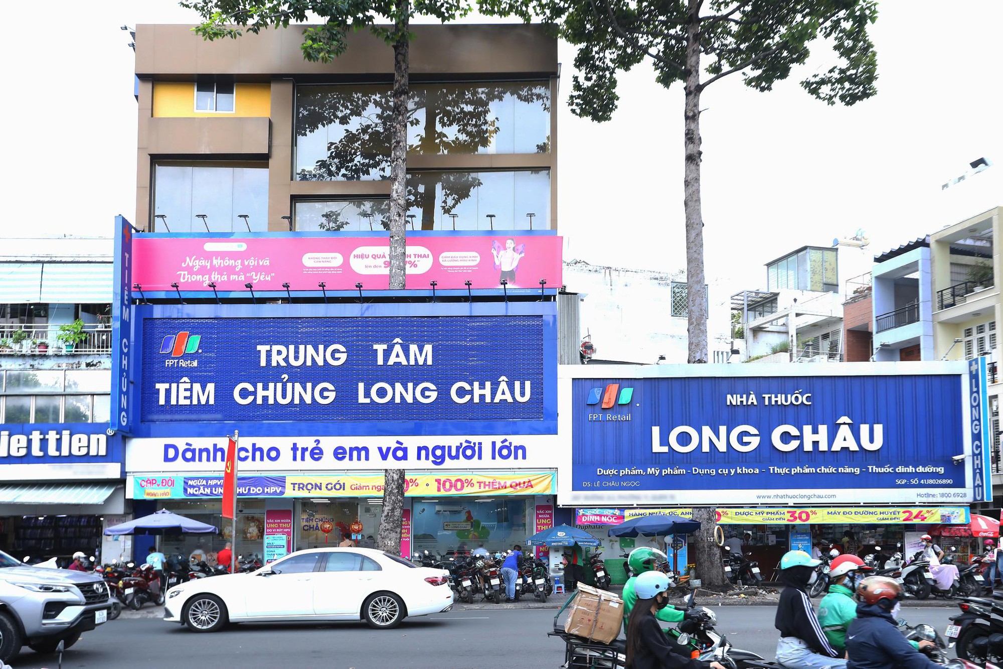 Người đàn ông sốc phản vệ độ 3 do ong đốt được đội bác sĩ Long Châu cứu nguy- Ảnh 1. Người đàn ông sốc phản vệ độ 3 do ong đốt được đội bác sĩ Long Châu cứu nguy- Ảnh 1.