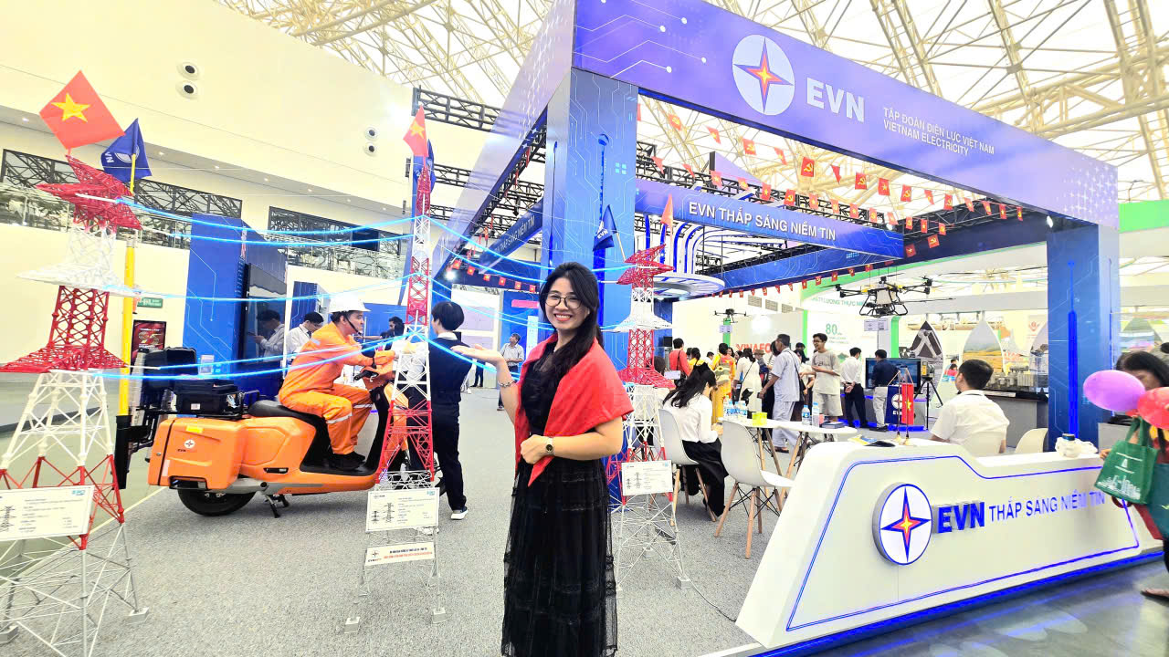 Chiêm ngưỡng các công trình điện thế kỷ của EVN tại Triển lãm A80- Ảnh 3. Chiêm ngưỡng các công trình điện thế kỷ của EVN tại Triển lãm A80- Ảnh 3.