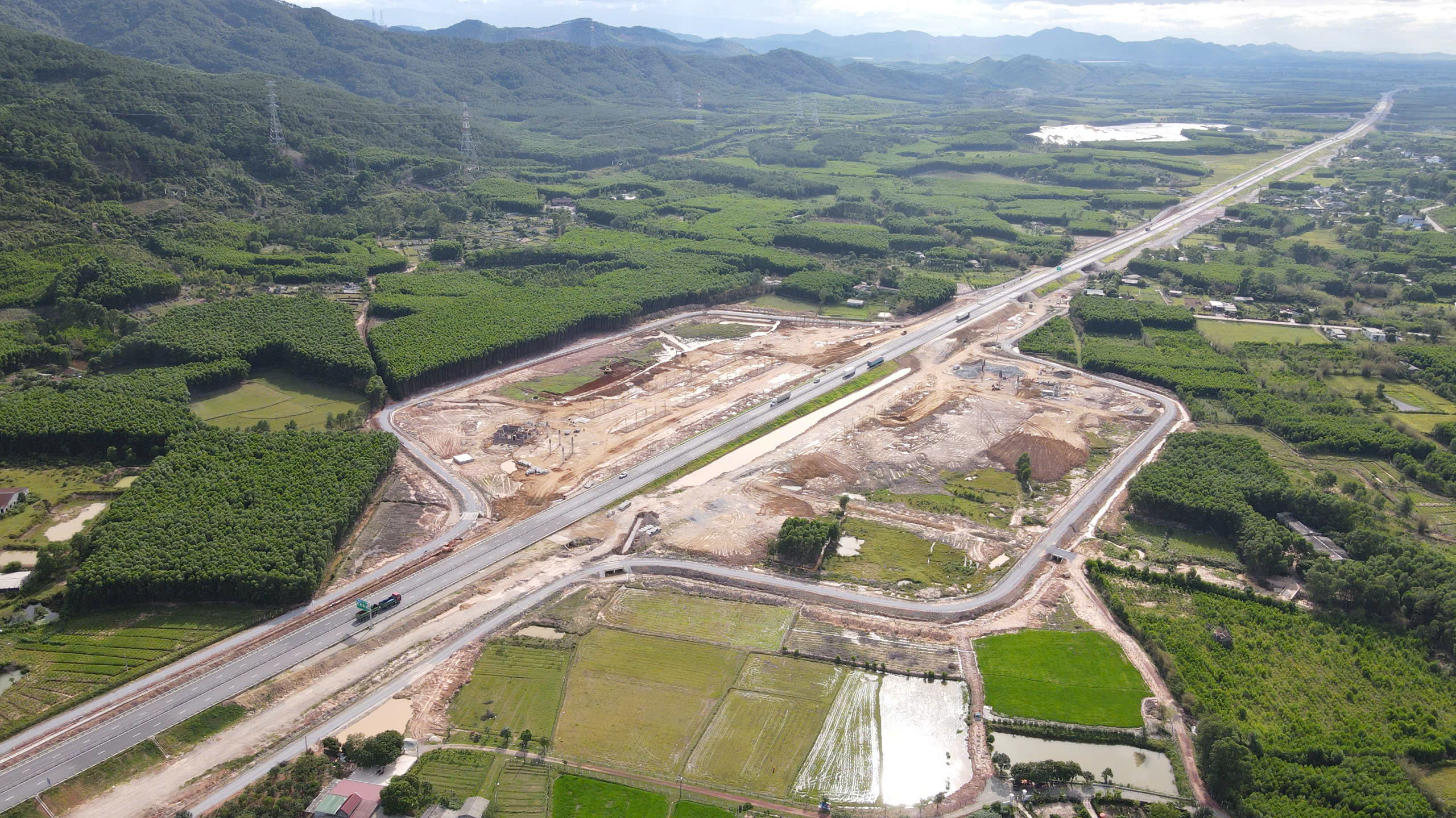 Du khách lưu ý gì khi đến các trạm dừng nghỉ trên cao tốc qua Bắc Trung Bộ?- Ảnh 9.