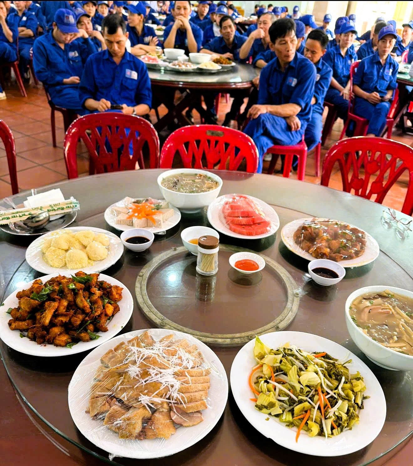 Viglacera gắn kết yêu thương với "Bữa cơm Công đoàn"- Ảnh 17.