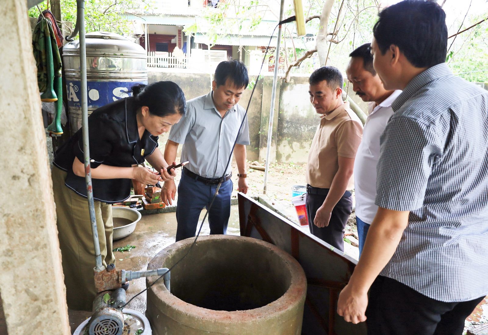 Người dân Hà Tĩnh cần làm gì sau bão để phòng tránh nguy cơ dịch bệnh?- Ảnh 2. Người dân Hà Tĩnh cần làm gì sau bão để phòng tránh nguy cơ dịch bệnh?- Ảnh 2.