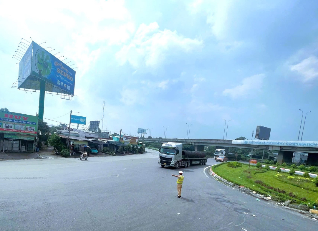CSGT Đồng Nai hướng dẫn 4 lộ trình tránh nhiều đoạn ùn tắc trên quốc lộ 51 dịp lễ 2/9- Ảnh 2.