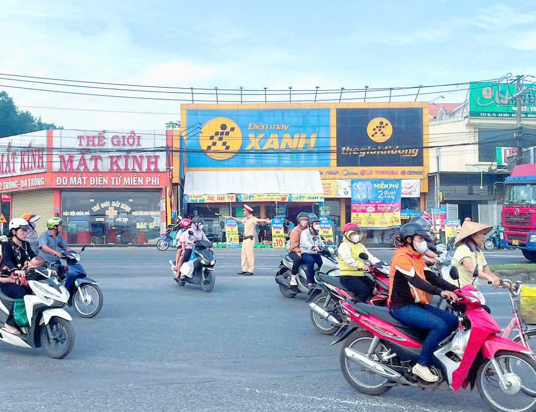 CSGT Đồng Nai hướng dẫn 4 lộ trình tránh nhiều đoạn ùn tắc trên quốc lộ 51 dịp lễ 2/9- Ảnh 1.