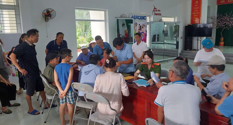 Cụ ông 92 tuổi ở Thanh Hóa vui mừng nhận quà Quốc khánh- Ảnh 3. Cụ ông 92 tuổi ở Thanh Hóa vui mừng nhận quà Quốc khánh- Ảnh 3.