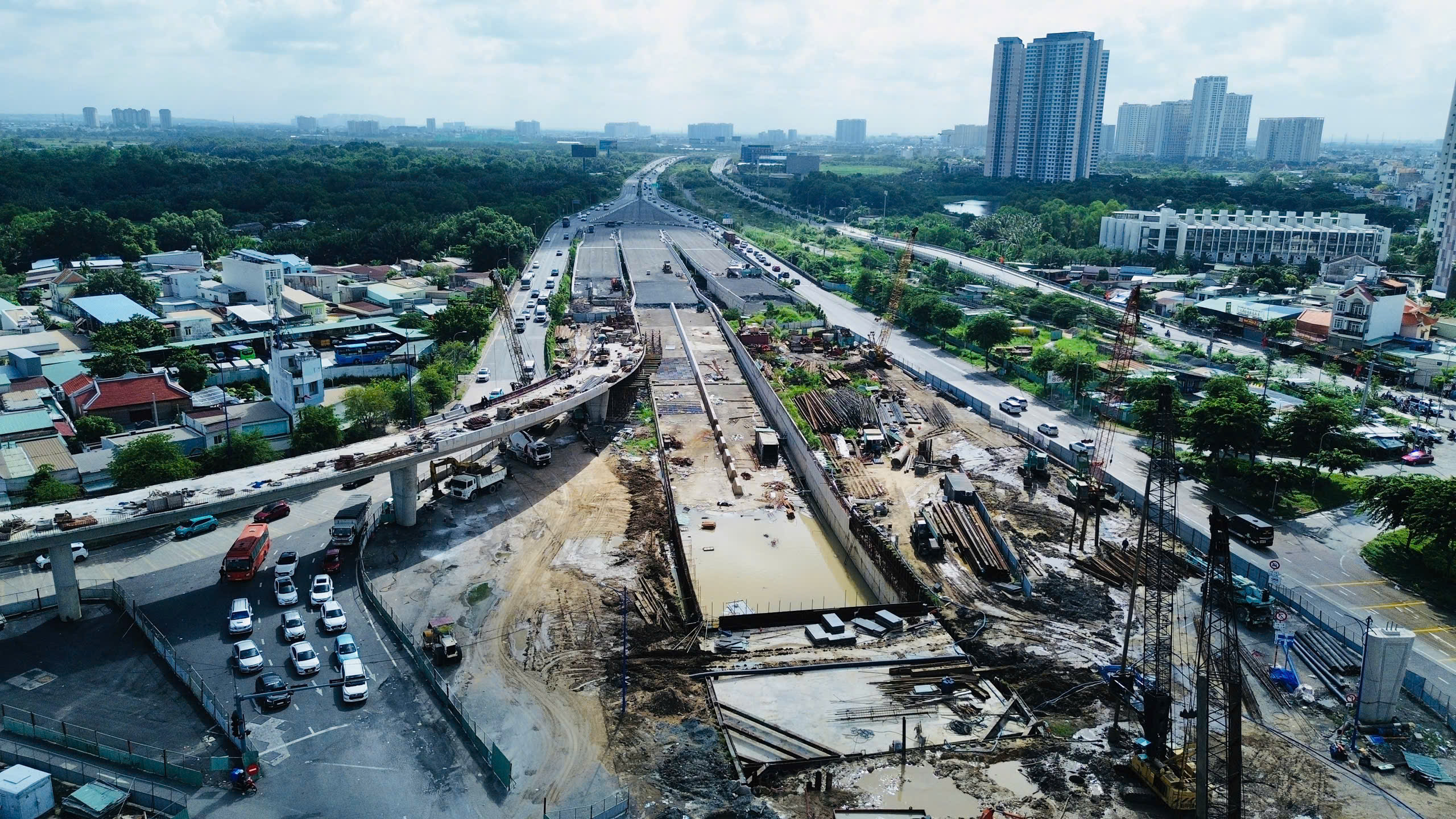 TP.HCM: Siết tiến độ nút giao An Phú, hoàn thành hạng mục chính trong tháng 1/2026- Ảnh 3.