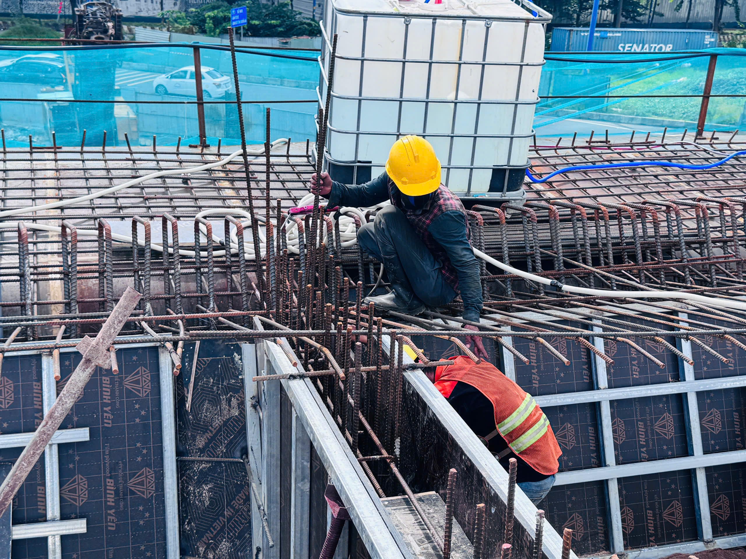 TP.HCM: Công nhân, kỹ sư thi công xuyên lễ tại nút giao An Phú- Ảnh 3. TP.HCM: Công nhân, kỹ sư thi công xuyên lễ tại nút giao An Phú- Ảnh 3.
