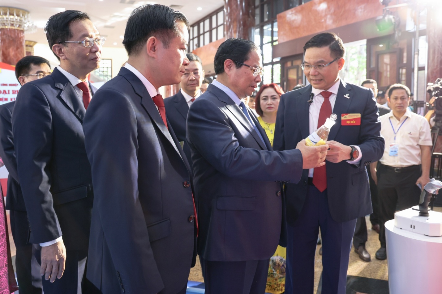 Petrovietnam - Biểu tượng bản lĩnh và khát vọng Việt Nam- Ảnh 1. Petrovietnam - Biểu tượng bản lĩnh và khát vọng Việt Nam- Ảnh 1.