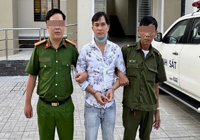 Tây Ninh: Bắt giữ đối tượng bị truy nã khi lẩn trốn tại phường Trảng Bàng- Ảnh 1.